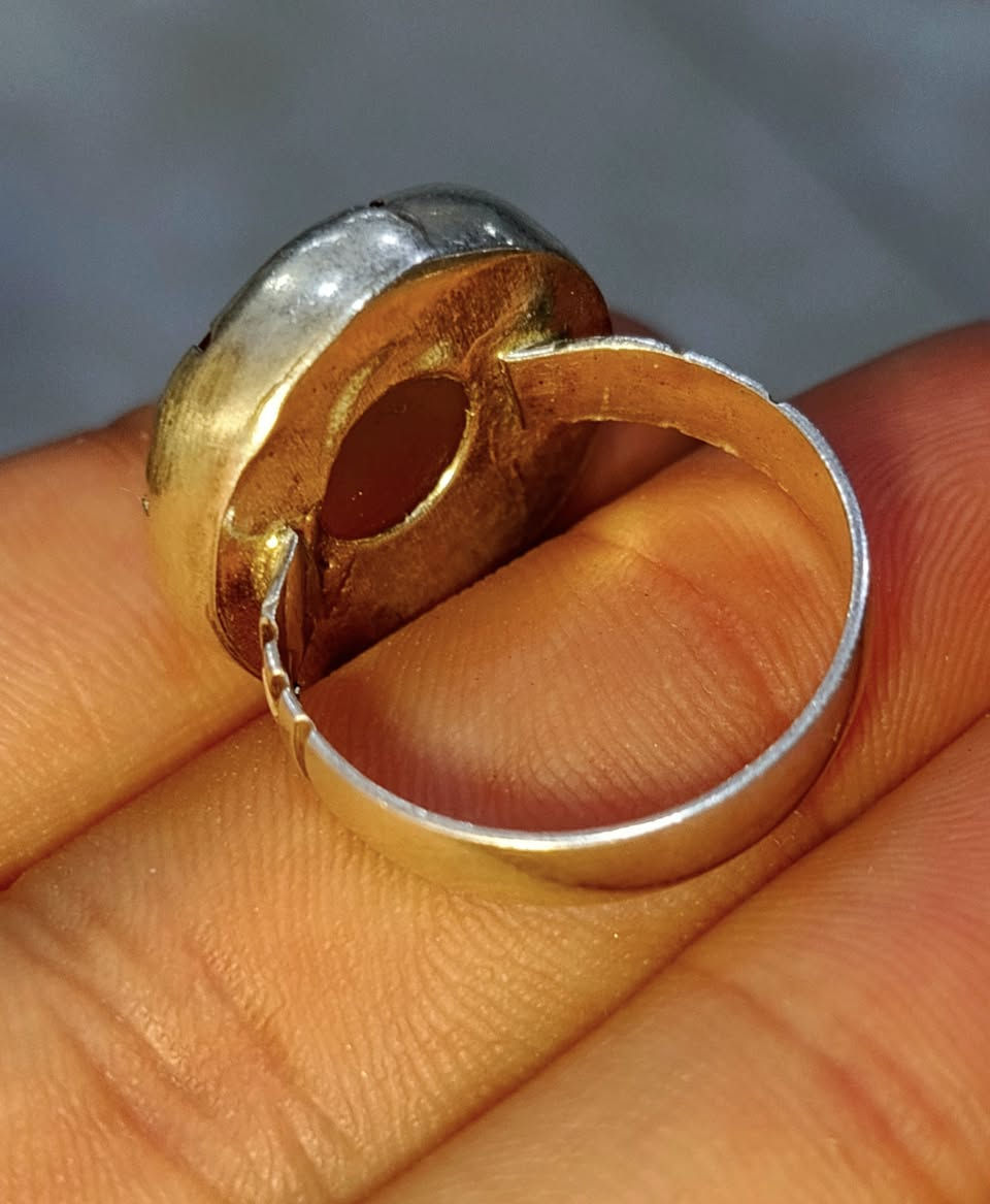خاتم عقيق أصفر يماني طبيعي اصلي ذمة صياغة يدوي مرتبة فضة ٩٢٥ سعر جدا مناسب 💛
حجز وتفاصيل أكثر خاص او واتساب ***********🌹
وموجود عندي كل انواع الاحجار والمحابس الفضة والنحاس.
