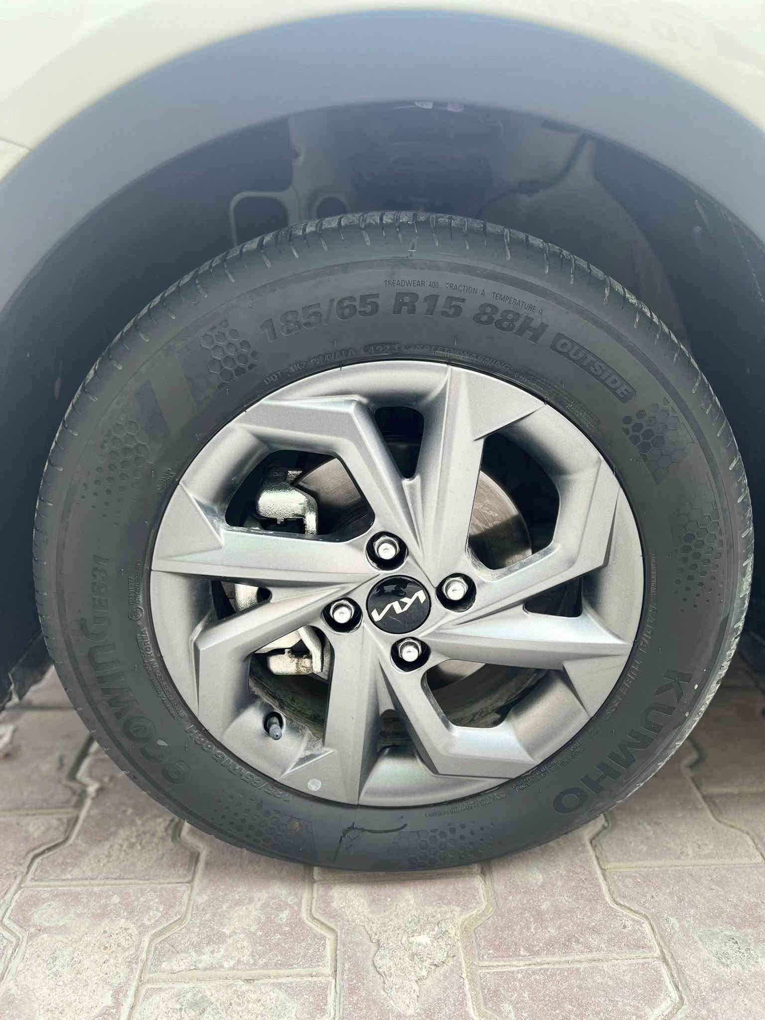 سلام عليكم 
K3 مكسيكي 2024 ضمان الدوليه 
مرقمه بغداد باسمي
مواصفاتهه 
حساسات امامي خلفي 
شاشه ابل كاربلي 
كامره دواره 
ويلكب 15 4دسك 
مري شفط 
صندوق بصمه 
حساس اطارات 
مانع انزلاق
اريل نفكيشن 
كفاله عامه من بارد وصبغ وتبديل وطخه 
مكاني بغداد الدوره 
سعره 160وبيه مجال 
***********
