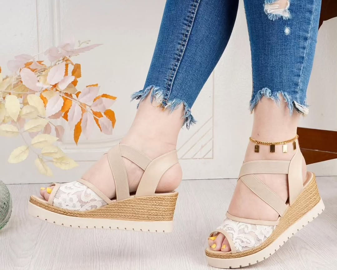 تم تكرار الموديل حسب طلب الزبائن
فلوريتان الاكثر راحة طبي كوالتي عالي
Size  3637 38 39 40 41
للحجز مراسله الصفحة او الوتساب *********** 
يوجد خدمة توصيل لجميع المحافظات
