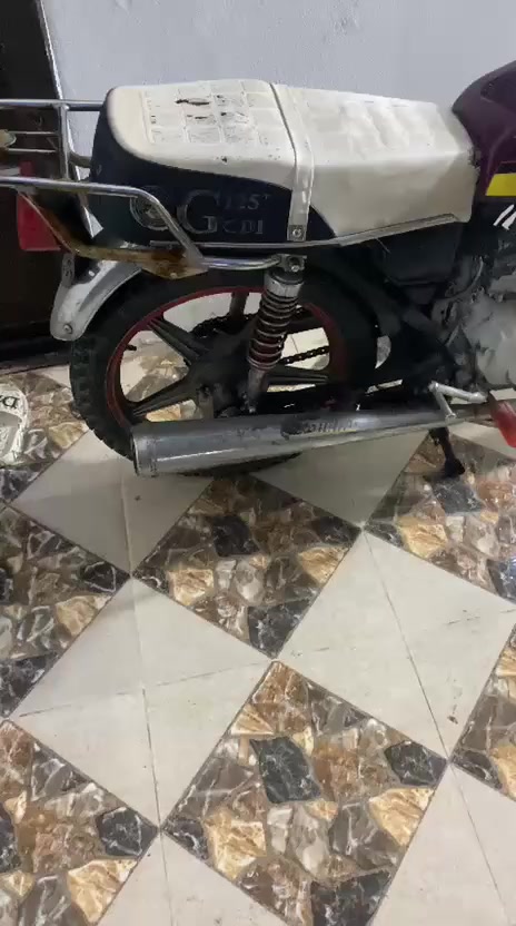 سلام دراجه يراني 5كير محرك 2017 مفتوح سعر 200وبي مجال عوزه بس كابريتار


**إذا كنت صاحب هذا الإعلان وتريد حذفه لأي سبب، رجاءا أرسل رسالة إلى الدعم الفني**