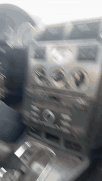 سلام عليكم فورد مونديو الأماني الصنع السيارة جاهزة وابلاد المحرك والبدي. السيارة نقص تبريد وشي بسيط السعر 30 مكان السيارة ناصرية تفاصيل اكثر اتصل ***********
