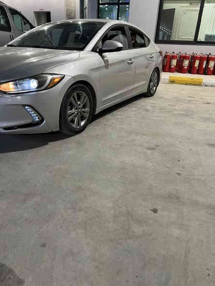 السلام عليكم لنترا ١٧ لمتدا فول للأخير 
رقم بغداد بسمي شرط التحويل حادثه جاملغ وبنيد مبدل بلاد 

رقم الشاصي موجود 

ماشيه 78 الف 

تاير جديد 

صدر جديد 

ادامه كامله 

السياره جاهزه ربع دينار ماتحتاج 

استخدام شخصي  

موصفات لمتدا معروفه 

مكاني بغداد 

***********
