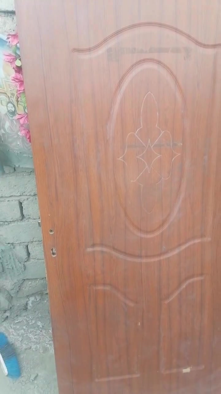باب خشب للبيع ناصريه مدينه صدر رقمي ***********
