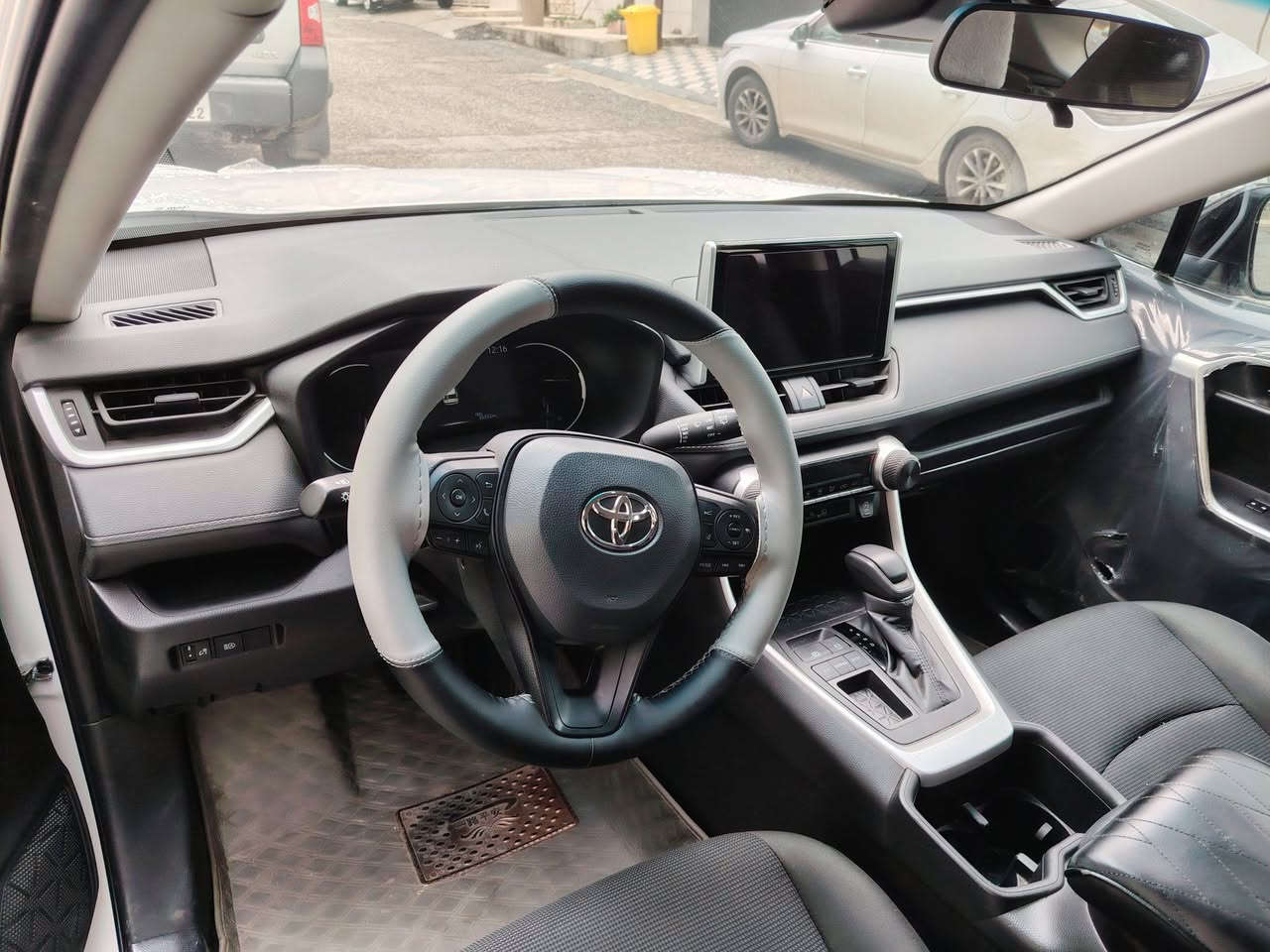Rav4 2024 LE XP
بەنزین تاک ئەکسل
 تەنها کەمێک کارت و تەعدیلی هەیە
 بێ بۆیاخە ، بە ناوی خۆمەوەیە لە سلێمانیم
٢٢٥ وەرقە و معامەلە
***********
