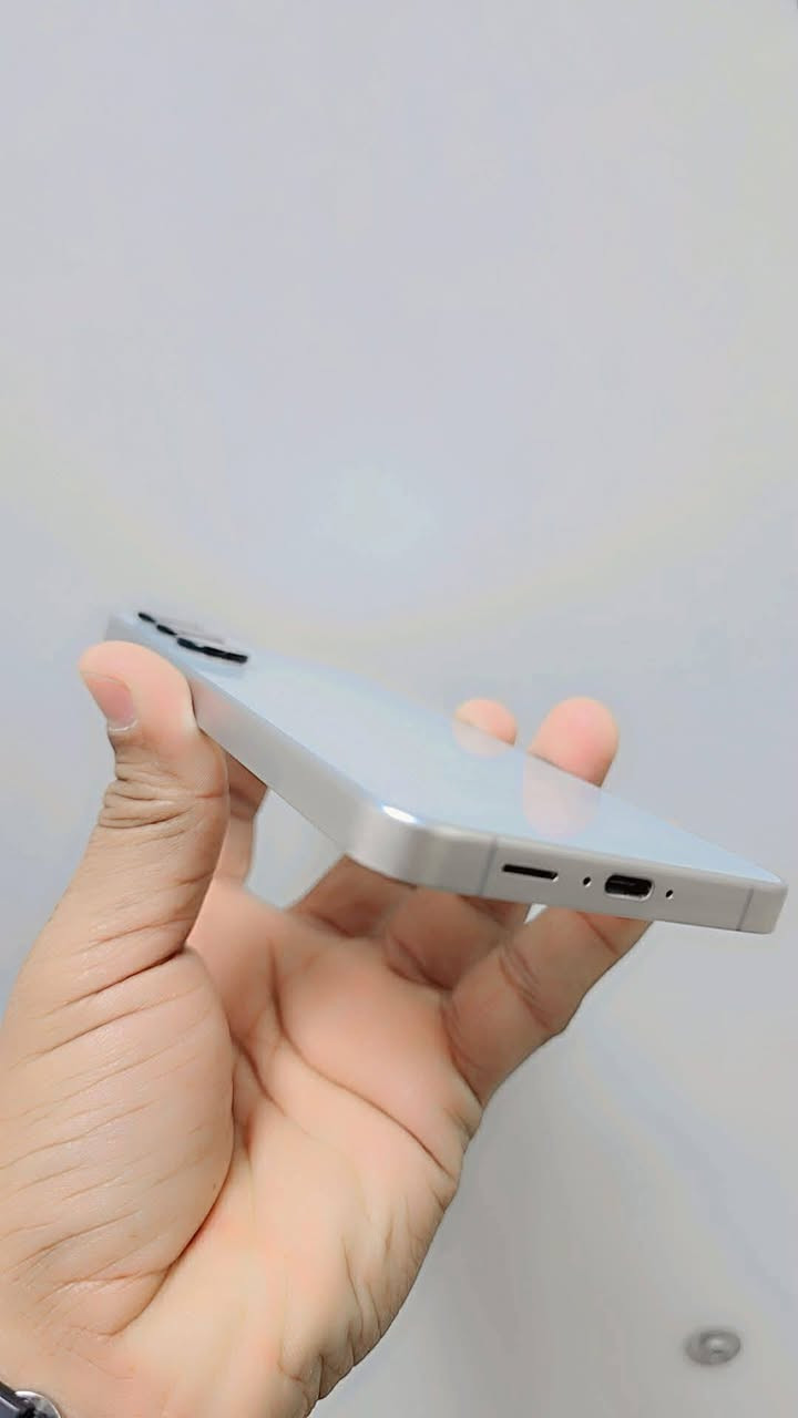 اس 24 اف اي شرق اوسط وكاله عين الفهد ذاكره 256 خطين نظافه فووووول السعر 575 اتصال ***********
