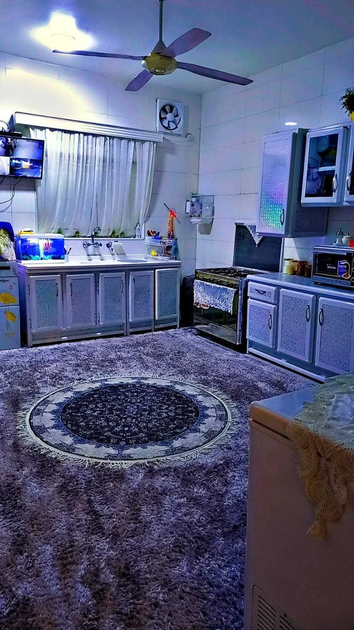 #فرصه_سكنيه_لاتعوض!! 

#دار_للبيع_مطلوب_عقاري!!! 

الموقع﴿مجمع الايطالي خلف الاسواق الي بداية مجمع الدوم موقع ممتاز جداا//شارع 15متر﴾
المساحه﴿250متر﴾
#ملاحضه{الدار بناء شخصي بأشراف هندسي بناء درجه اولى وحديثة سنة البناء2022}
 
#ملاحضه ﴿مطلوب لمصرف العقار 111مليون﴾
يتكون الببت {من غرفتين واسعات وصاله واسعه واستقبال ومطبخ
 حمامات داخليه وخارجيه+غرفه كبير في الطابق الثاني 

﴿#لمعرفه\\السعر #الكلي او لرؤيه صور أكثر يرجى مراسلتنا خاص) 
"""""""""""""""""""""""""""""""""""""""""""""""""""""""""""""""
{{#مكتب_الشاهد_للعقارات_في_السماوة }}
________________________
#للاستفسار الاتصال📞 او مراسلتنا عبر الواتساب 📲

《 ***********🛜》

 #عنوان المكتب سايدين حي الحكم قرب صيدلية الحكم
#ملاحظة: لعرض عقارك ماعليك سوى مراسلتنا 
عبر بريد 📩الصفحة او عبر الواتساب📲
{{👍#تابع_الصفحة لتصلك عروض مكتبنا 🫰🏛}}•

#الشاهد_بصمة_قيادة_ومنهج_واضح
