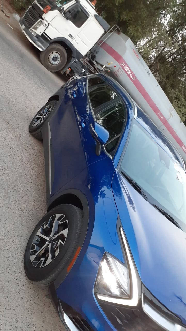 كيا سبورتج مديل 2023 وارد امريكي فول من عده الفتحه بصمه حساسات كاميرات رادرات سياره فول جديده معنه الكلمه طختها كلش خفيفه كفة بنيد السياره ما ماشيه السعر على الرقم ماشيه 20 الرقم ***********

