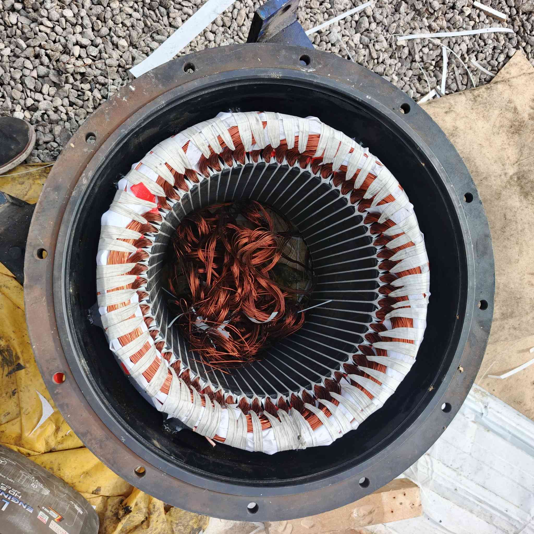 ضمان العمل ستة أشهر 
السلام عليكم لف وصيانه  كافة وجميع احجام روس التوليد موقعيا  والماطورات الكهربائية والغواطس بكافه أحجامها مع ضمان 6 اشهر نور الكهربائي *********** نعمل كافة محافظات ***********
