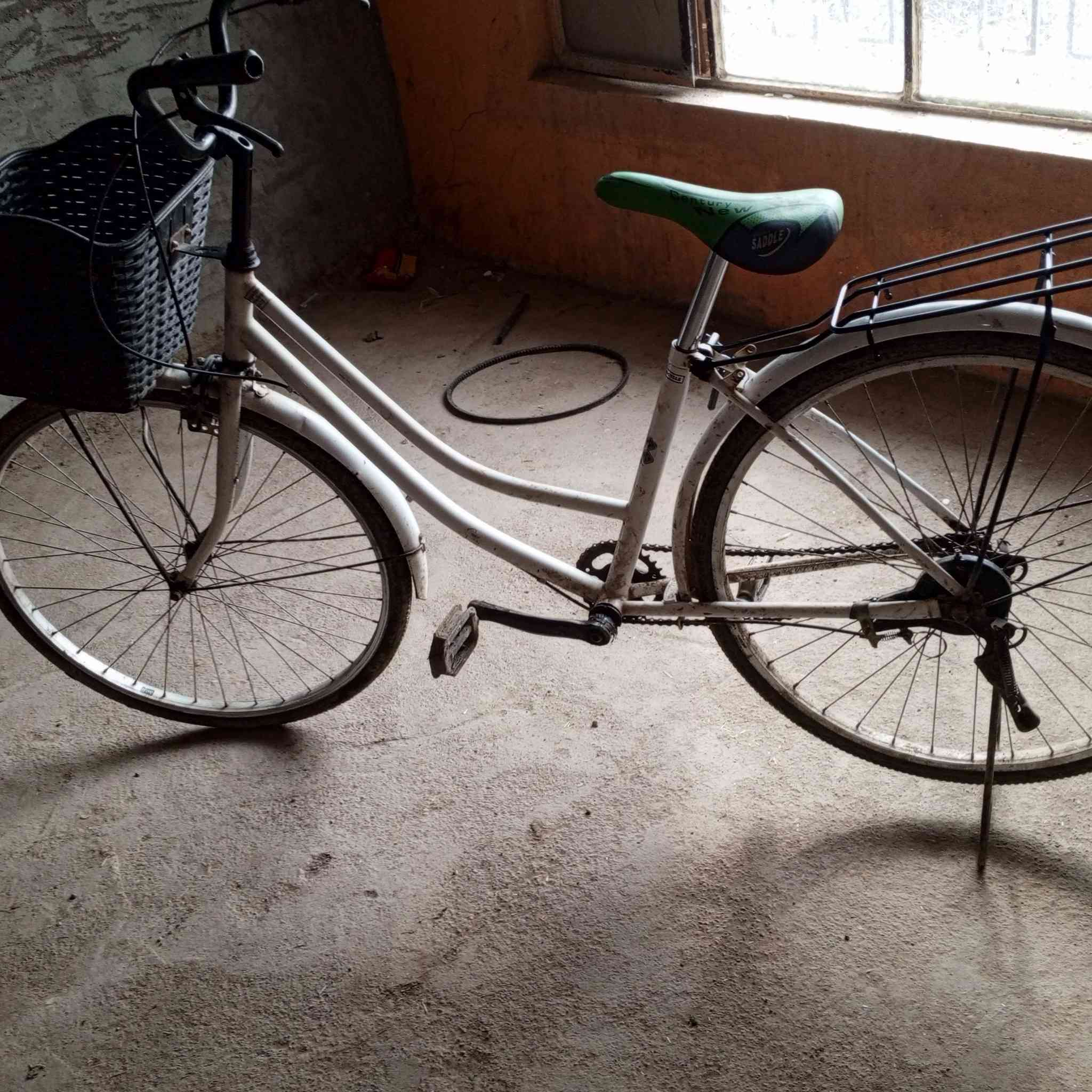 باسكل للبيع
الحجم 26
نضيف مثل ما مبين بل صورة 
وكافيات شغالة اثنينهن
السعر 40
مكاني حي الانتصار شارع 30👇

***********
