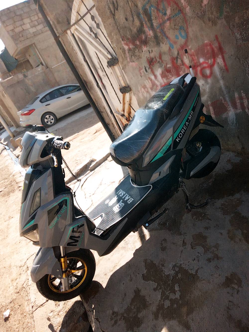 
السلام عليكم 
عندي سكنس للبيع شحن لايوجد توصيل 
مواصفات معروفه 
6 بطاريات دبل شرط الفحص 
4 نمر 
لايت علي ناصي ورماش ثلجي 
بي نضام رجوع اللخلف 
وبي مدخل يو اس بي 
وبي گثير مواصفات داخل الخاص 
.
مكاني موصل ايسر حي الفلاح الأولى يم تيم مارت يم مدخل المرور 