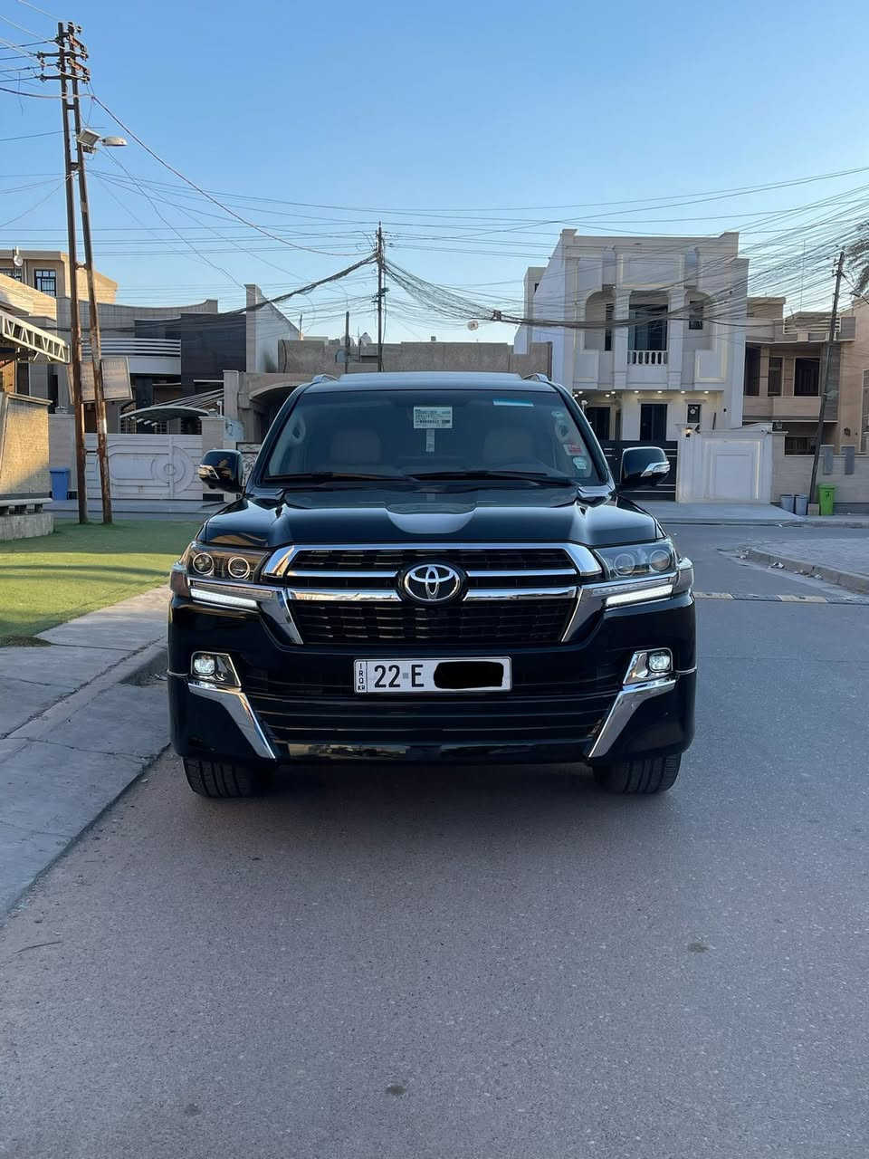 السلام عليكم للبيع او للمراوس حسب القناعه لاندكروز موديل 2021 فئه شركات فوول مواصفات محرك 4600 GXR  اسلايت بصمه كراسي جلد 8 ايرباك جنطه كهرباء شاشه كبيره كاميرات ب جوانب 8 سلندر  وبعد بيها مواصفات السياره جديده ماشيه 80 الف رقم اربيل الجديد هزه جديده كامله من كلشي والتحويل مباشر  السياره مكفووله من الضربه والصبغ فقد بيها بارد شي بسيط وممبين اني مسوي بيها سونار ومرفوق ويا الصور ملاحضه السياره من تباوع عليها ممبين شي بس بالسونار السعر المطلوب 520 ورقه وبيها مجال للشراي مكان السياره بغداد ال كرخ حي الجامعه شارع الربيع للستفسار هاذا الرقم ***********  كير محرك كفاله وشكرا على الإطالة
