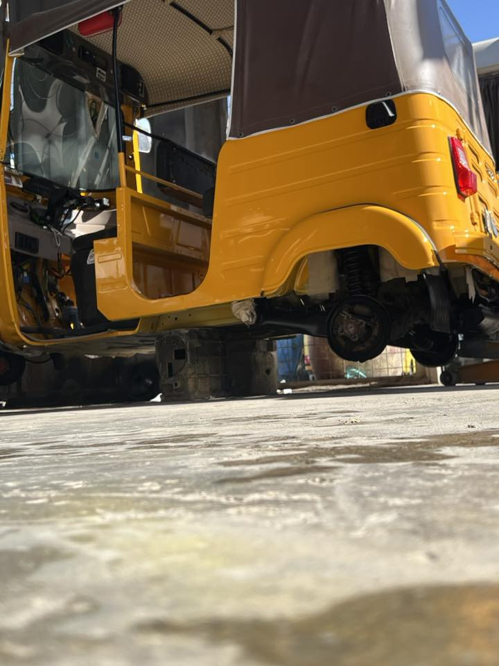 تكتك موديل ١٩مرقم ومعمر جديد دوس جدد وصبغ عام جماليه بدون ضربه كبل للشغل مكاني بغداد بلديات ***********
