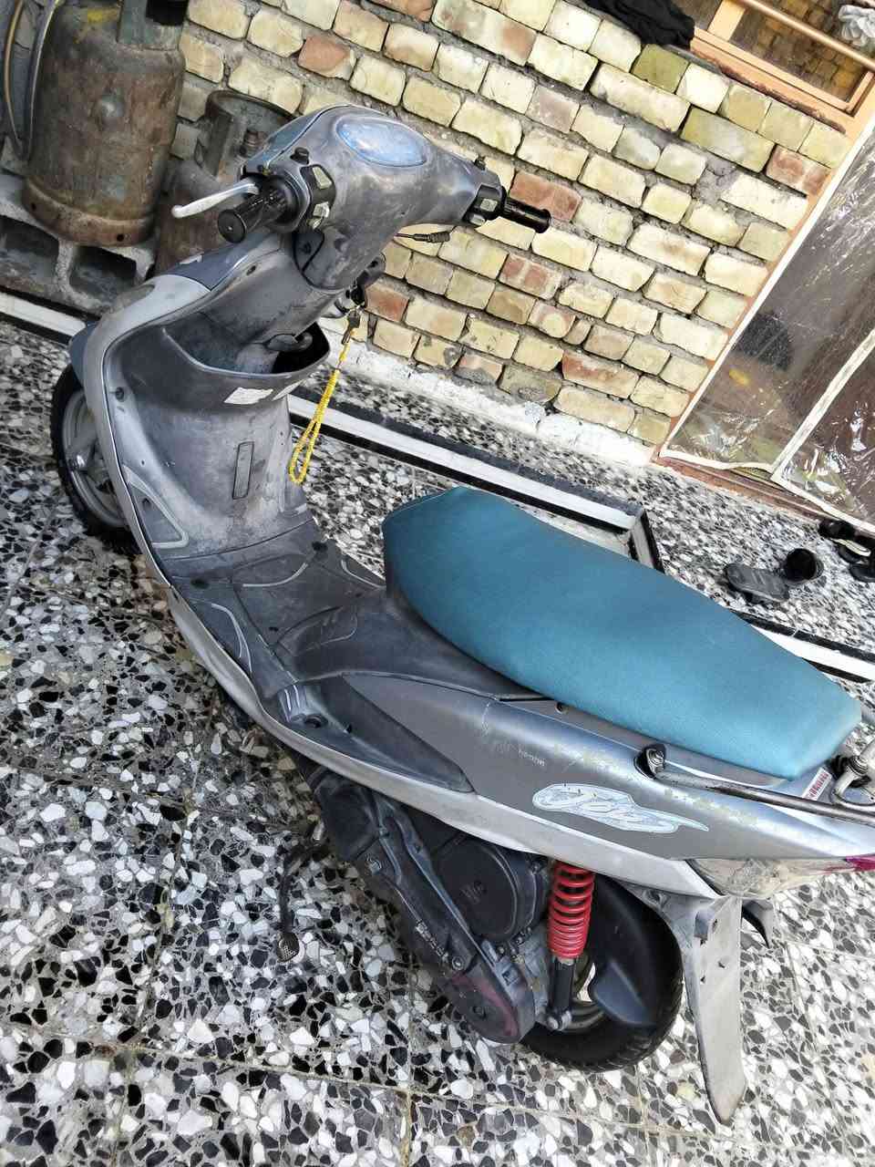 السلام عليكم دراجه ماكس منغولي دراجه بلاديه مكفوله من مكينه وكفرات اصليه ختم واحد كلشي شغال  سعر 550 بغداد حي النصر ***********
