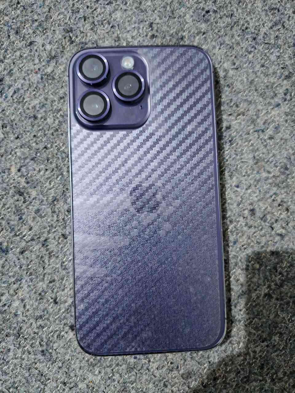 سلام عليكم ايفون ١٤ برو ماكس ذكارته ٢٥٦ بطارية ٨٤ ما مرفوعه جهاز بلادي وماستر بس ضهر اصلي من شركة أبل مبدل سعر ٧٧٥ وبي مجال رقم ***********
