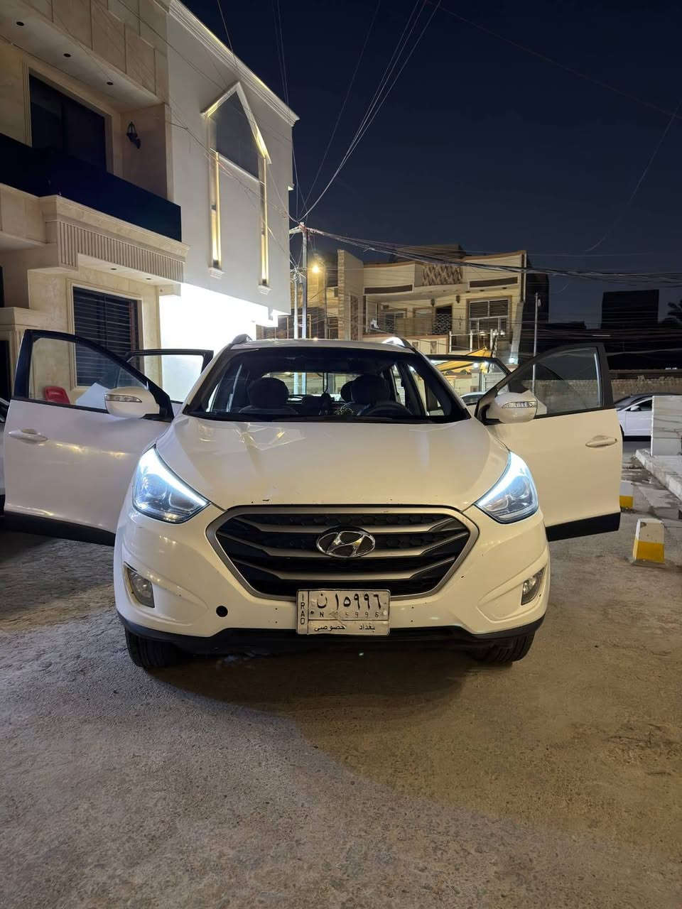 توسان 2015 خليجي قطعتين صبغ (باب خلفي+جاملغ خلفي) بدون ضربة محرك 4 سلندر 2000c مواصفات خليجي  ماشية 175000km مكان السيارة بغداد السعر خاصص
(***********)
