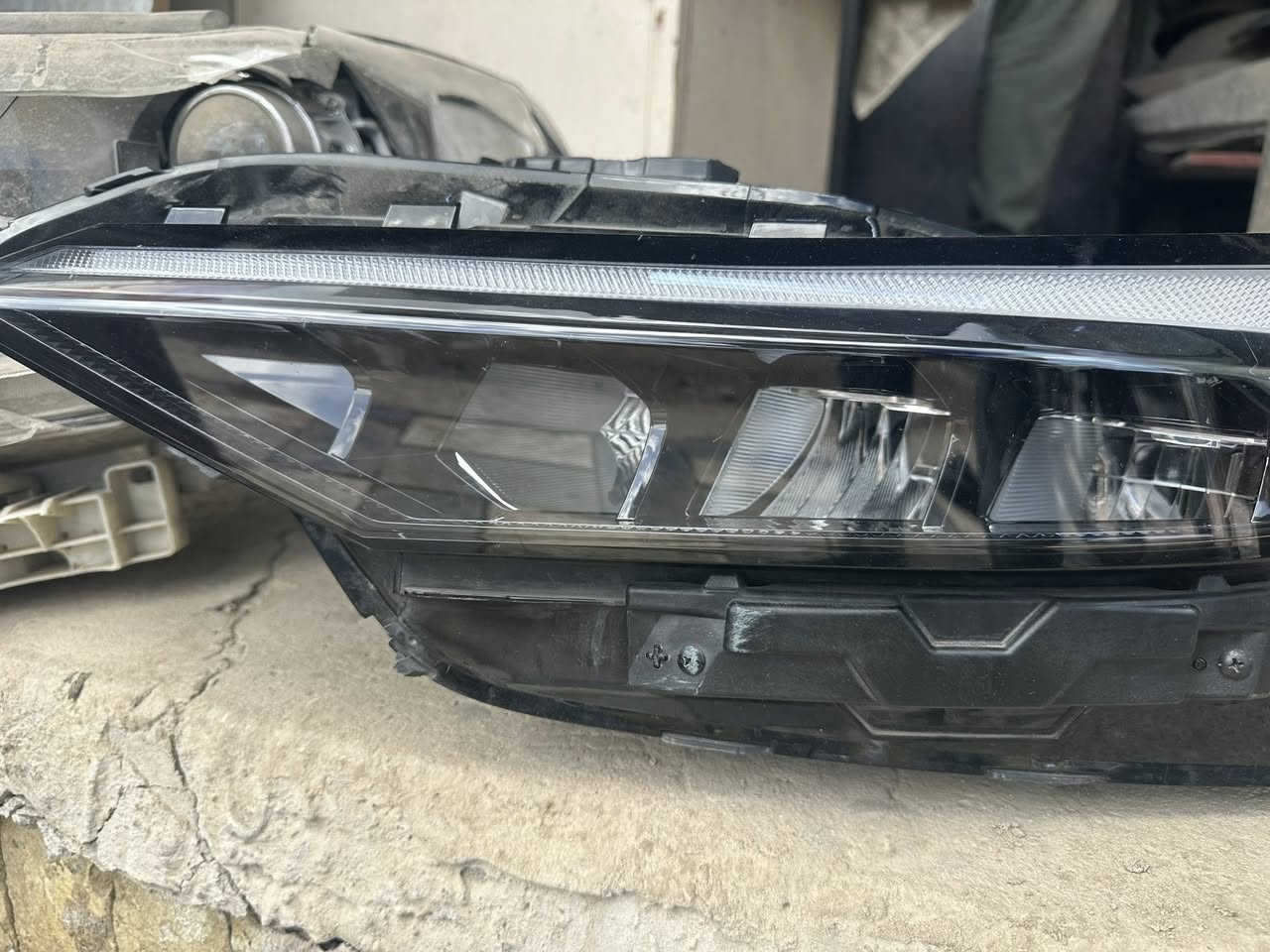 السلام عليكم
متوفر لايت الانترا اصلي تصفيخ خليجي للبيع 

***********العنوان بغداد
