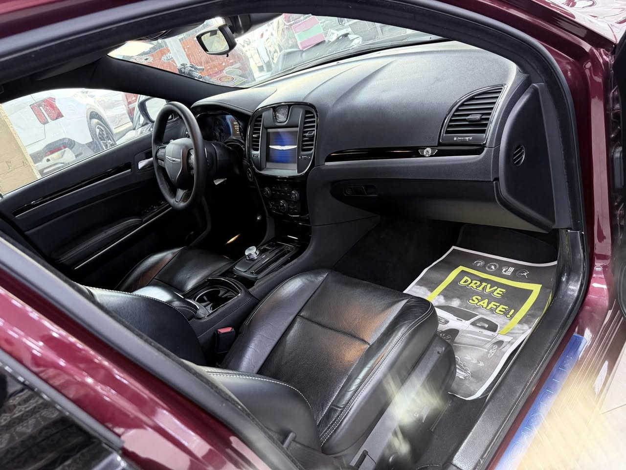 اوبامه خليجي-2023-مغلفه السياره-فول 1/1-عداد المسافه 48km-الفئه S-كفاله عامه السياره- مكان السياره بغداد
--***********
