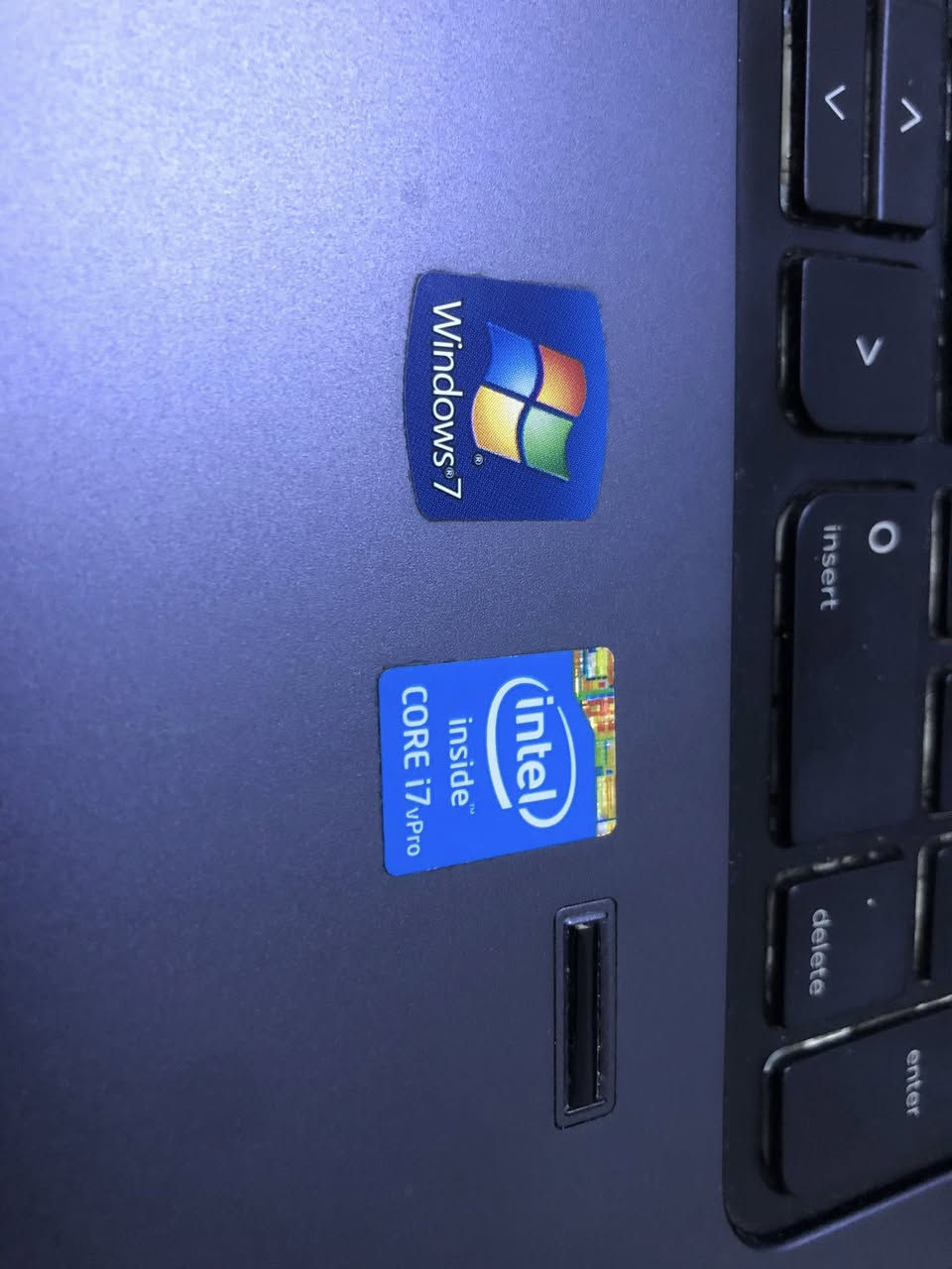 السلام عليكم حاسبه  hp zbook ويندوز 11 برو  مداخله تصليح نهائيا
ذاكرة :256✅
رامات :8 ✅ 
2 كرت شاشه داخلي وخارجي مجموع 4 جيجا ✅
بطاريه ممتازه 
شاشه بحجم كبير 
معالج intel core i7 vpro من الجيل الرابع 
كيبورد عربي انكليزي بصمه اصبع 
والحاسبه بيها برنامج وورد 
وبيها مواصفات اكثر بعد 
للاستفسار /***********
