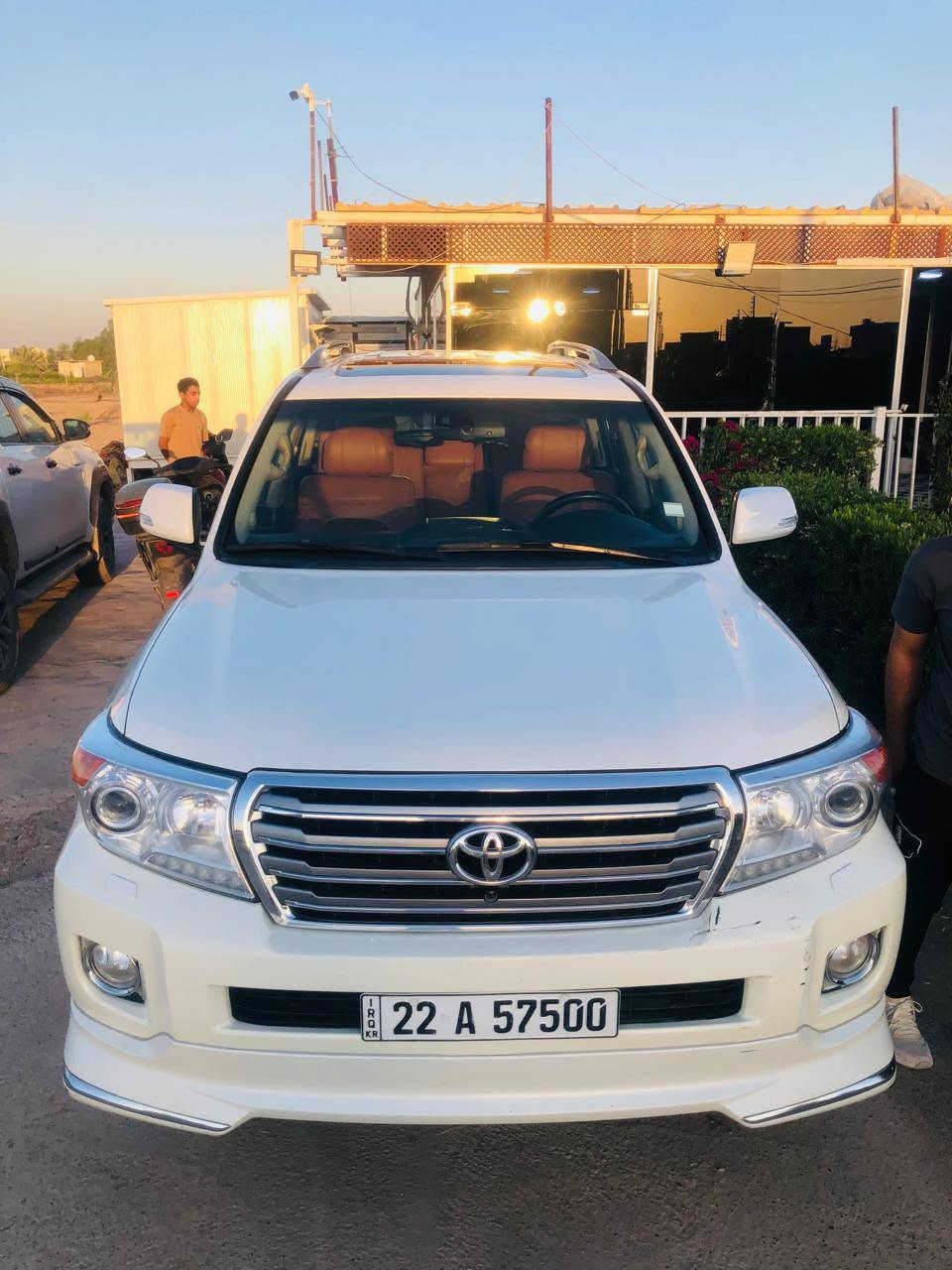 سلام عليكم لاند كروز VxR بريم مواصفات البريم المعروفه محرك 5700 موديل 2015 مكان السياره بغداد الدوره السعر 405 وبيها مجال للاستفسار الاتصال على الرقم ***********

