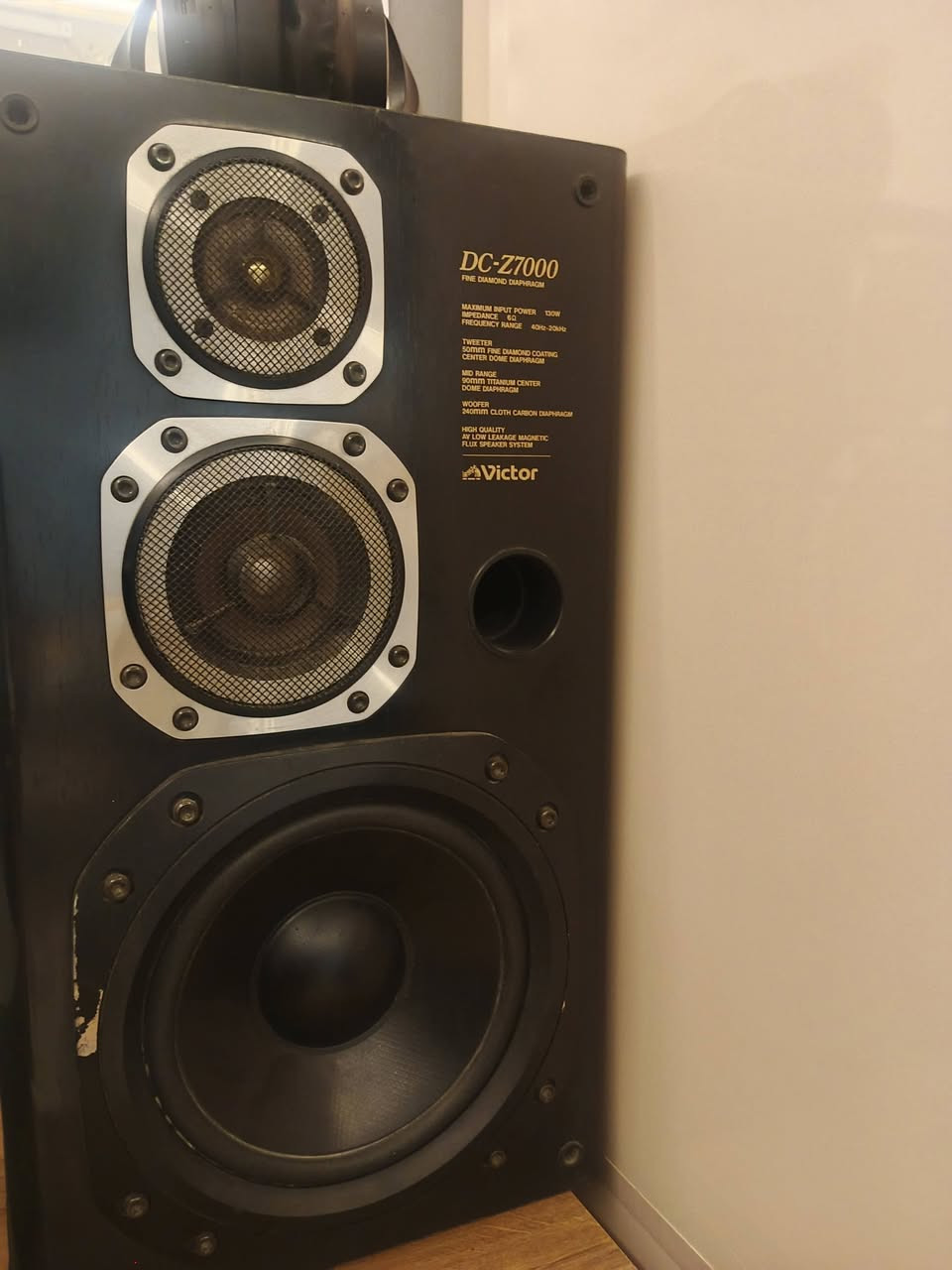 سلام عليكم عندي هذني السماعات ولجهاز مالتهن للبيع سماعات واضحات وصوت نقي كلش حلو بدون تصليح 
ولجهاز يخبل شغال بدون اي تصليح ولا مفتوح سعرهن 175  مكاني بغداد رقمي *********** تجي تفحص وتقتنع ياله تاخذه
