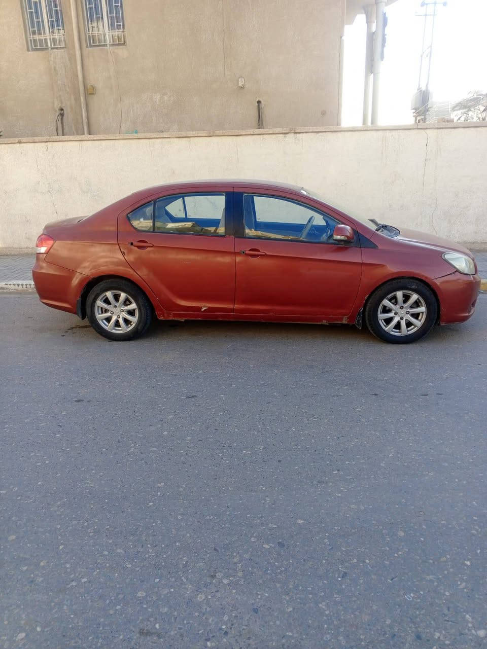 السلام عليكم سياره كريت وول للبيع مديل 2012 سياره نظيفه وبلاديه مكفوله مكينه وكير حداديه تخم تاير كهربائيات البدي مكفول ضربه وتبديل كله كفاله بس الصبغ جارد يحتاج صبغ سنويه مجدده رقم بصره رقم الجديد السعر 37 وبيها مجال قليل لشراي الاستفسار اتصل على الرقم ***********
