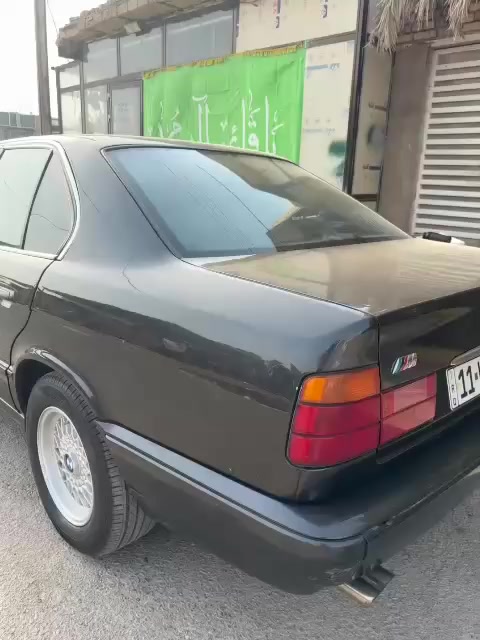 بي ام دبليو حجم 525مكفوله كير محرك جديد صار سبوع من شديتها رقم وسنويه شرط تحويل مكانها ذي قار باسمي السياره سعرها الشراي بي خير ويدلل ***********
