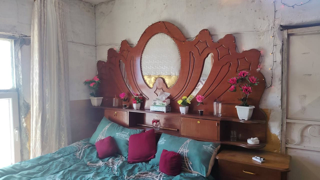 غرفة اخشاب مستعملة خشب ثگيل سعر 750 وبيه مجال 
*********** وبي واتساب 
رشيديه مجمع السكني سد بادوش
