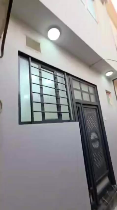 دار سكني بناء حديث للبيع...
المساحة : 60 متر .

الدار طابقين يتكون  من :
الطابق الارضي :
غرفة نوم  + مطبخ + هول داخلي + مشتملات + منور .

الطابق الثاني :
غرف نوم عدد 2 + بيتونه .
نظام دكتات + نظام سبالت + نظام دشات .

السند طابو ملك صرف شرط التحويل. 

موقع الدار : موصل - منطقة البدن خلف دائرة بطاقة السكن. 

                  لمزيد من المعلومات والاستفسار 
                              ***********

                           ***********
