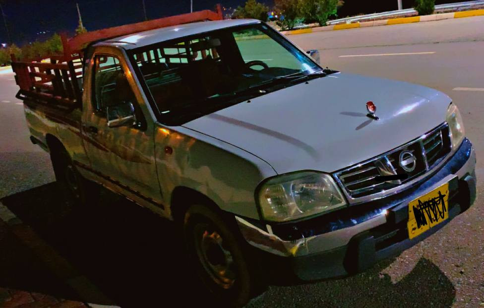 نیسان تاک 2008 
گێر و مەکینە و عەکسل بەشەرت
سەنەوی بەسەر چوە تەحویل و غەرامە بەشەرت
چەمەلەخێک و نیو درگای بۆیاخە.
گشت گیانی بەشەرت.
سعری 95گەڵاو معامەلە..
***********
*********** السليمانية, العراق
