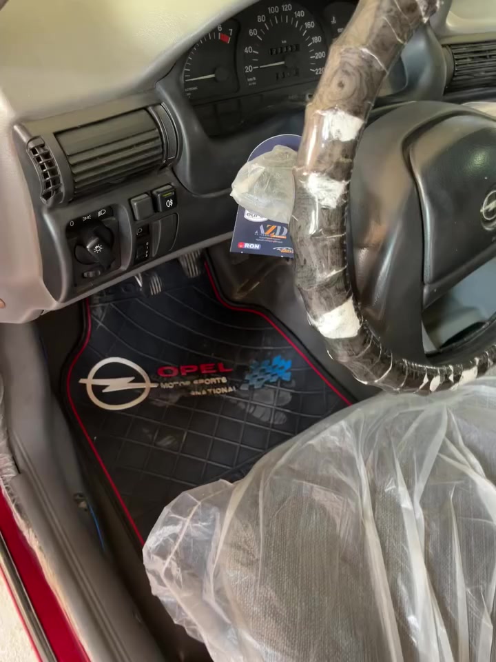 السلام عليكم رمضان كريم عليكم وبل موديل ٩٢رقم نكليزي هزه جديده كير محرك حاويه برغي مامفتوح بيهن  شعندك مراوس نزل و***********سعر ٥٠بيها مجال سياره مسستم كامل بل موصل صاحب سياره بغداد مكان السياره بغداد الزعفرانيه
