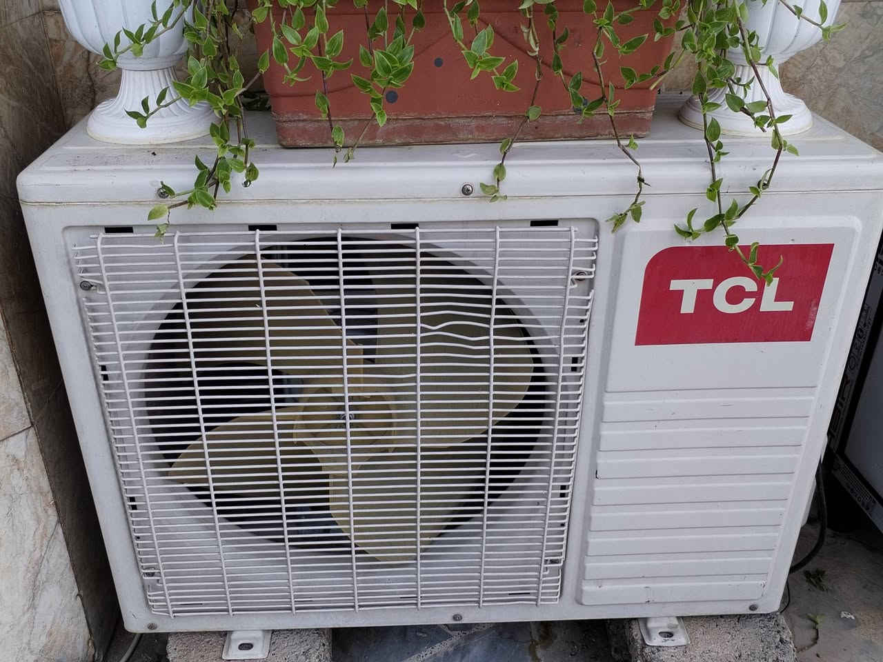 السلام عليكم
عندي هذا السبلت TCL طنين بس ناقص غاز سعره 250 وبي مجال وهذا رقمي ***********
