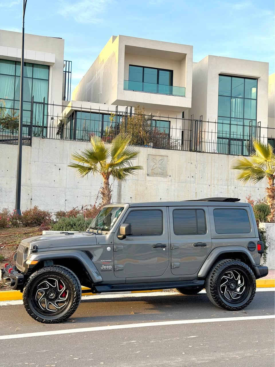 jeep wrangler 2023
نموونە لە جوانی
سەیارەکە لیژنەیە بە شەرتی ئەوەی هەموو کوردستان بگەرێ هیچ موشکیلەی نیە هەتا قەراری بۆ دەر ئەچێت
سەحارە
٤ بستۆنی تۆربۆ
بەس بۆنیتی  بۆیاخە
ئێرباگ بەس سوکان تەقیوە بیلادی تێ کراوەتەوە
سەقف و پۆستالی لە رەنگی خۆیەتی
قەپات مواسەفات
سەقف پانۆراما
                                                                        شەغال
شاشە گەورە 
٢ زۆنی تەبرید
کوشن هیتەر
کوشن کارەبا 
سوکان هیتەر
سەماعە ئالپاین
ناو سور بیلادی
سەیارەکە کامل جوانکاریە
                         دەعامی و لایتی   ڕوبیکۆنی بیلادی لەسەرە 
ویل ٢٢ 
گێر و مەکینە و تەقەورەقە و دەبل ئەکسل هەمووی بە شەرت
٤٠ هەزار رۆشتوە
لە سلێمانیم
٢١٧گەلا و معامەلە
*********** السليمانية, العراق
