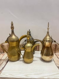 دلال نحاس • نضيفات • منقوشات