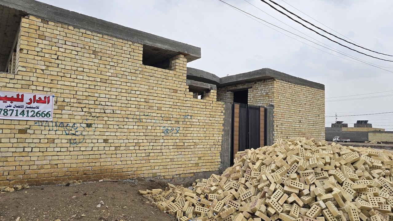 سلام عليكم هياكل عدد ثنين مساحت الواحد ١٠٠ متر ركن علا شارعين بنيان درجه اولى طابوك جمهوري صب كونكريت 
العنوان القاسم شارع الحولي مجمع الزهراء السكني طابو زراعي سند ٢٥ الاستفسار 
***********
***********
