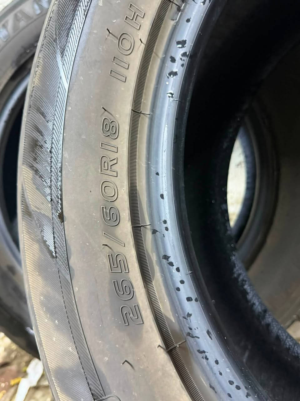 السلام عليكم 
تخم كامل مع السبير نظيفات كلش
265/60R18
السعر ٢٠٠
العنوان بغداد الشعلة 
***********
