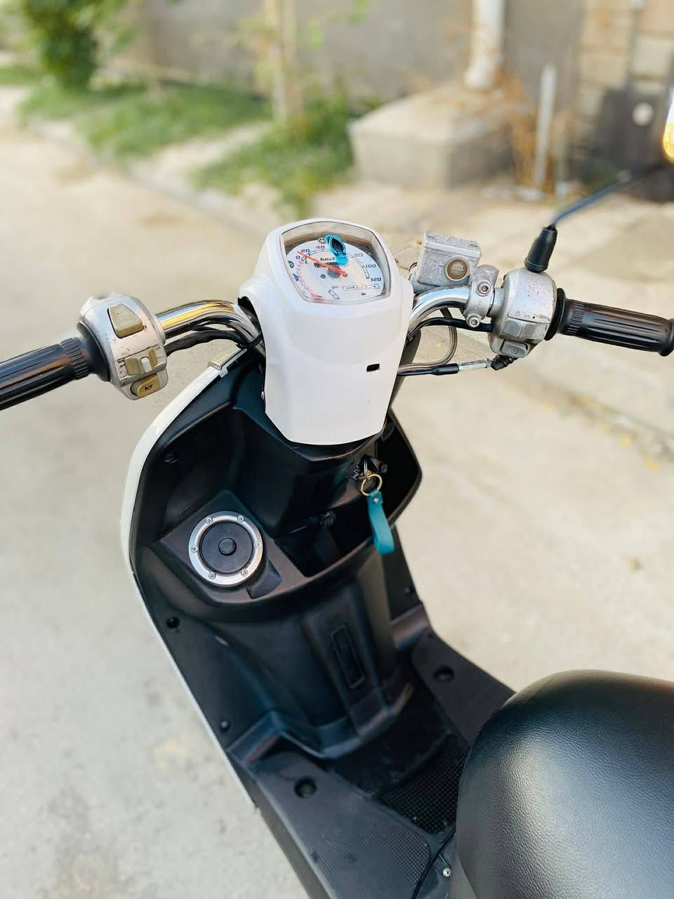 ماكس بوليسي للبيع دراجه بلاد 50
مامفتوحه بلاد دراجه نضافه شلعه معدل كلشي شغال بيه سعر خاص او تصال ع رقم. *********** الناصريه مركز
