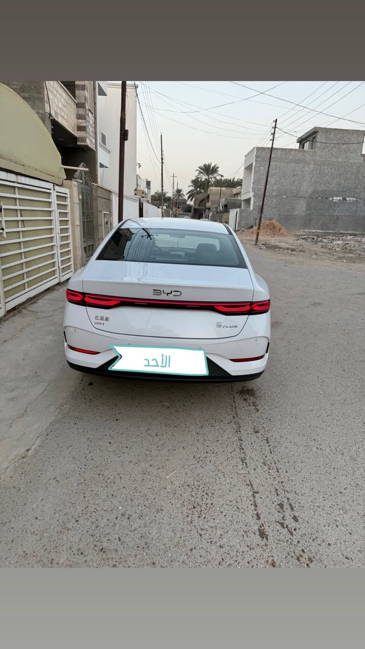 بي واي دي جن بلص  داخل رصاصي سياره جاهزه من كلشي أرضيات  اني شاد الها السياره جاي بدون أرضيات سكوب على المرايه طوس يدات وملحقاتها كامله ماشيه ٣٨٦٠ قابله لزياده رقم بغداد بااسمي تحويل ثاني السياره مكفوله من كلشي بحاله الزيرو. السياره ١٨٥٠٠ وبيها مجال بسيط ***********
