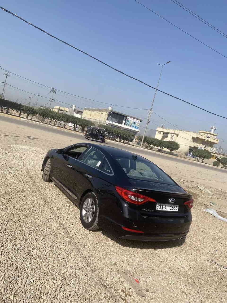 على بركة الله
سونتا 2015 امريكي 
السياره حادثها فقط جاملغ وبيها الجاملغ الخلفي والجنطه بس مفتوحات ومشدودات نفسهن  
السياره جاهزه من كير مكينه حداديه سنويه جديد هزه جديد تحويل ثاني يوم بأسمك رقمها حلو مرتب بغداد سعرها 118 وبيها مجال حگ جيه واني خادم للأستفسار ***********
