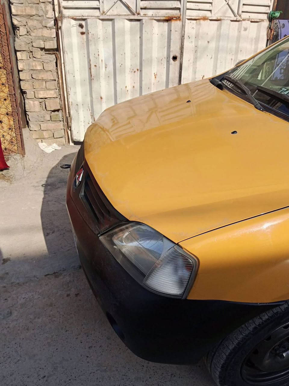 سلام عليكم رينو لوكان 2010 مكفولة بأسمي  سنويه 2030 تخم تاير جديد صدر امامي خلفي جديد تبريد مكينه كيرجدد  حاويه رقم جديد هزه جديد مصفره هيه وغرامات تاخذ بصمه وخدام أتصال على رقم غير متواجد على فيس ***********
