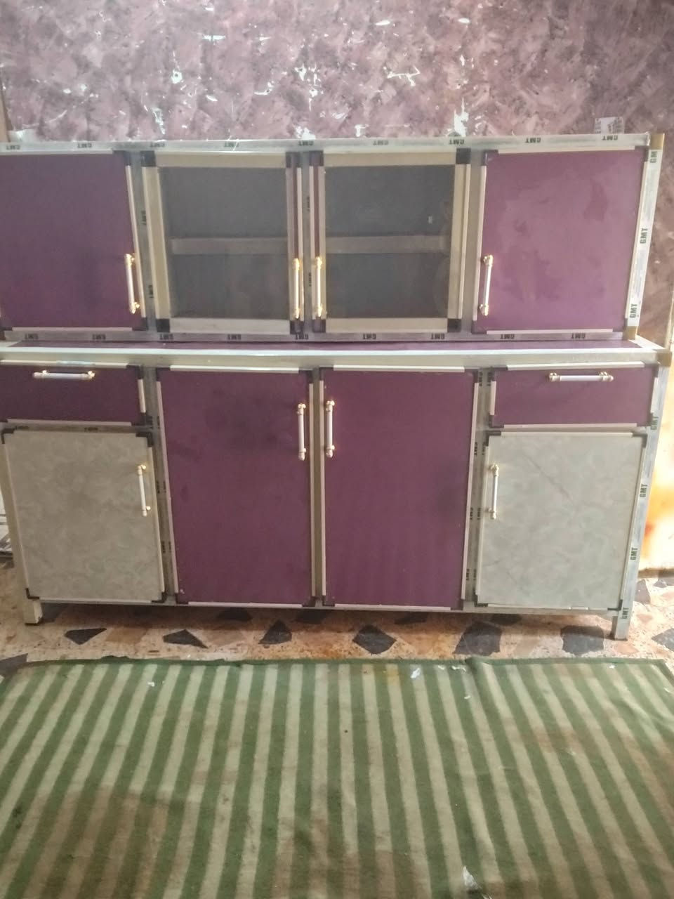 كاونتر 3امتار اونص ارضي او 3امتار اونص سنك مرمر نظيف كلش نهايته 300 الشراي يتصل ***********
