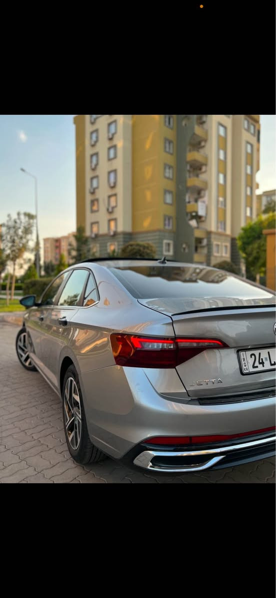 Volkswagen jetta sel premium 2022
جيتا موديل ٢٠٢٢ sel فول مواصفات ١/١ 
ماشية؛31000 mile
(بيها  جملوغ ربع بولندو  ربع قباغ صندوغ صبغ بدون دواخل و بدون ايرباك ) 
سيارة مرقم جاهز رقم و سنوية جديد 
مكان سيارة : دهوك 
سعر : 165 ورقه و بيها مجال 
                          3VWGM7BU4NM026307
رقم موبايل :*********** دهوك, العراق
