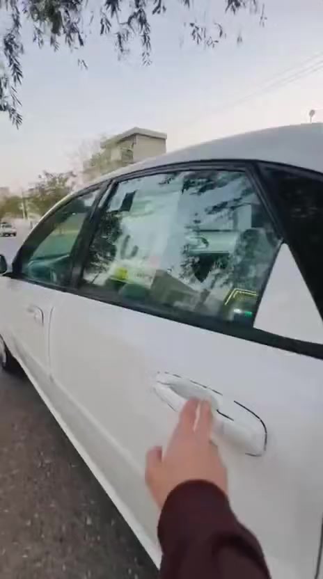 للبيع فقط اخوان.  ***********.   ***********.   2008
