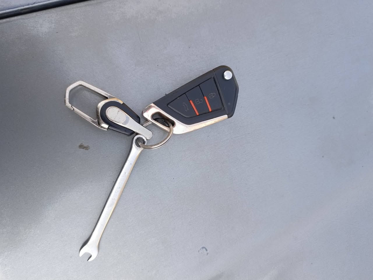 مارسدس دب E300
مديل 1990 اصل
سنويه لل27 
ما بيها قطره صبغ 🚩🚩🚩
داخل مخمل 
تبريد ثلج ❄
قواعد دبلات بلاد 
تخم تاير جديد 
تخم ويل تفاحه بلاد 
سنتر لك ريموت شغال 
مكينه جديده بلاد قبق اسود 
حداديه كفاله عامه 
اريل كهربائي 
ما بيها قطره خياس 
بدون اي ضرر 
بدون اي صبغ 
دبل مروحه 
سنويه بعدهي ما صاقطه لل 27 
رقمها بغداد مشروع وطني 
غرفتها جديده جديده 

السياره كلشي ما مبدل بيها والدلل كل قطعها اذا تريد طابق ويه رقم الشاصي ما بيها قطعه وحده تبديل كله على البلادد 

مكاني كربلاء للاستفسار  ***********
