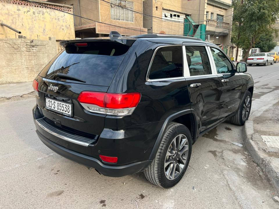 جيب لاريدو 2019
ماشيه 111mi
محرك 3600cc
شاشه ابل كار بلي 
منضومه زنون 
داخل اسود ملكي 
ويل 20 وتخم تاير 
فتحه سقف 
كشنات كهرباء 
صندوك كهرباء 
نقطه عمياء 
اشاير بالمري
تدفئه كشنات
رقم بغداد بسمي مكانها بغداد طالبيه
***********
