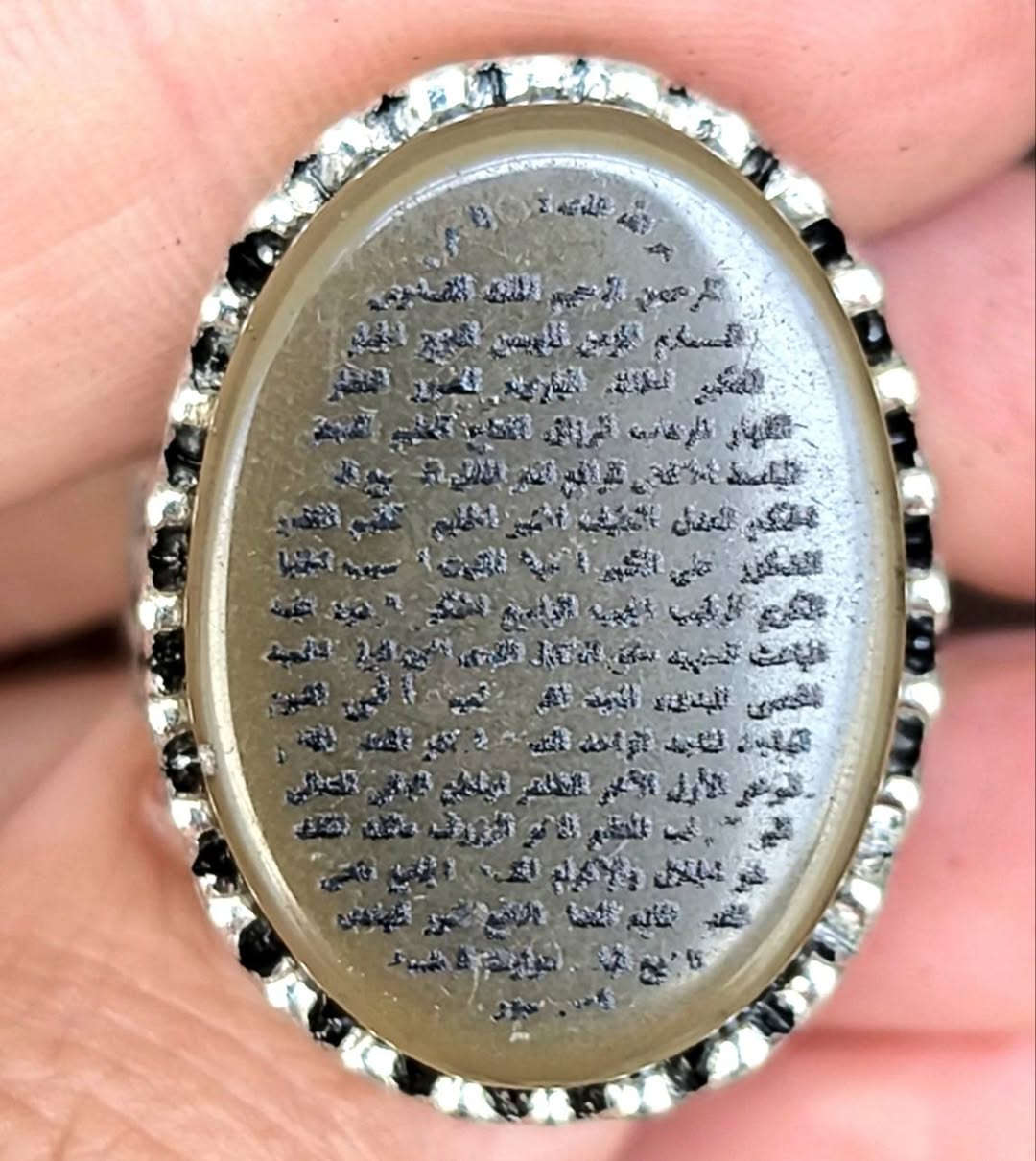 تصفيه كلهن ب70 ألف ثلاث خواتم سبع معادن أبيض عقيق يماني أحمر ولازورد أزرق شرط قديمات مع زنجيل مال باله وخاتم ايراني يشم منقوش أسماء الله الحسنى كلهن ب70 ألف العنوان بغداد ومتوفر خدمة توصيل لكافة محافظات العراق


**إذا كنت صاحب هذا الإعلان وتريد حذفه لأي سبب، رجاءا أرسل رسالة إلى الدعم الفني**