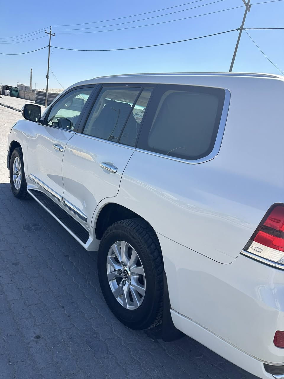 لاندكروزر ٢٠١٧ كفاله رقم بغداد الحديث سعر البيع ٤٦٥ بيها مجال قليل للاستفسار ***********
