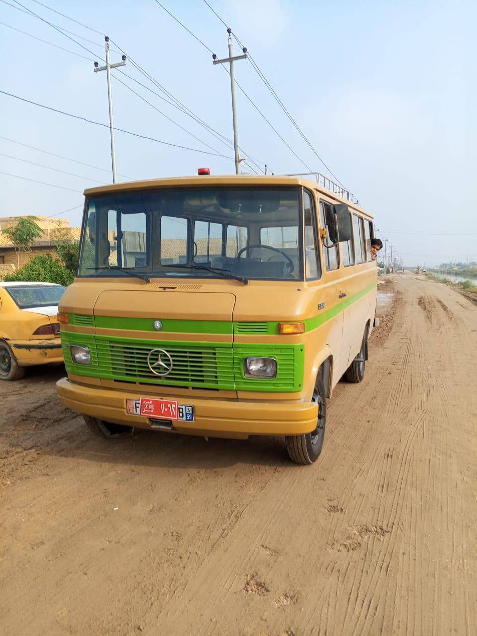 سلام عليكم سيارة مارسدس 18راكب للبيع مديل 81سيارة جاهزة  ولاستفسار عل انتصال ***********
