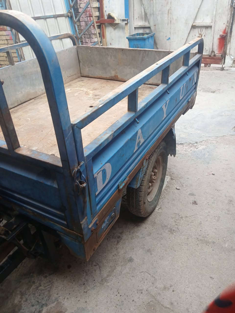 السلام عليكم ستوته للبيع موديل ١٤شاصي وركبه ومحرك واكسل مكفولات السعر ٥٠٠وبيه مجال مكاني بغداد الزعفرانيه ***********
