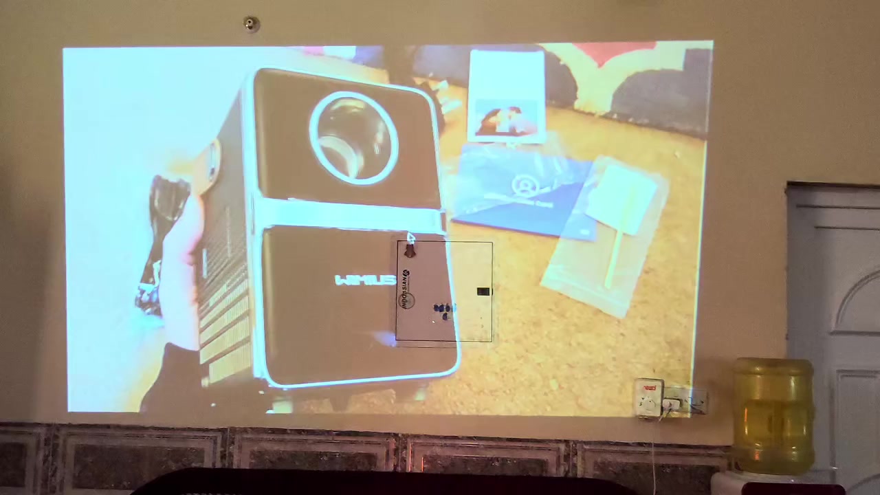 السلام عليكم عملاق العرض السينمائي WIMIUS P61
جهاز العرض السينمائي
للأساتذه و جميع عشاق السينما
الجهاز عرض فقط يربط على الموبايل موضح بالمقاطع اني شاد عليه طبله
TVBOX   منفذ HDMI جهاز جدا راقي و معروفه الماركة اخواني السعر 
70 مع التوصيل
85 مع طبلة TVBOX فيه برامج سينمانا و فودو و سينما بوكس  وتطبيق KIRA TV فيه 5000  الاف قناة مدى الحياة 
السعر مذكور ومع التوصيل و البلعافيه على يكون من نصيبه


**إذا كنت صاحب هذا الإعلان وتريد حذفه لأي سبب، رجاءا أرسل رسالة إلى الدعم الفني**