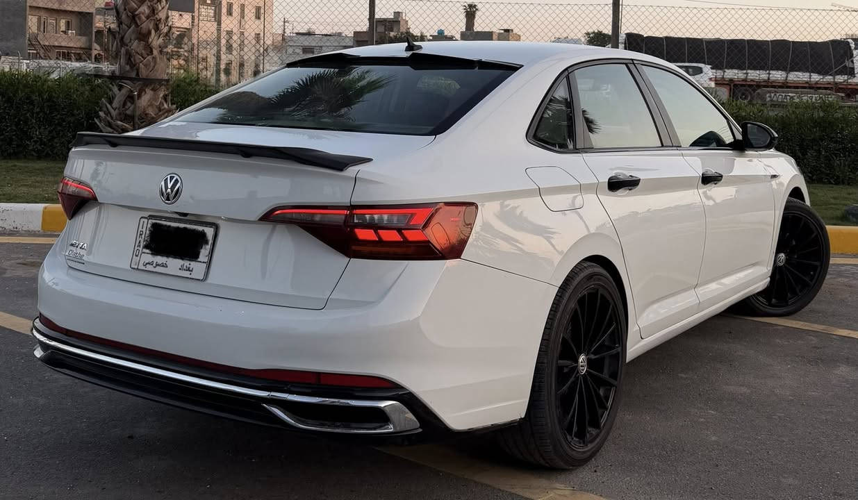 السلام عليكم اخوان
فولكسواكن جيتا ( 2019) 
محرك 4 سلندر 1400 توربو 🚀
كير اوتو

مواصفات S
شاشه كبيره
كار بلي
كامره خلفيه دواره
تحكمات ستيرن
اوتو ستوب
هاند بريك بصمه
كشنات جلد
لايت Led
بك لايت Led
عليه دعاميه وشباك GLi شكل الجديد
عليه ويل كب 19
عليه دعاميه خلفيه امريكا مسل
وبعد عليه اضافات سكوب وسبايدر
اخوان سياره 
حادثه جاملغ وبنيد
 وبلعراق صار بيه صبغ نص جاملغ خلفي
رقم بغداد تحويل مباشر ثاني يوم 
مكان السياره المنصور او الغزاليه 
السعر 129 وبي مجال بسيط 
للاستفسار 
(***********
***********)
